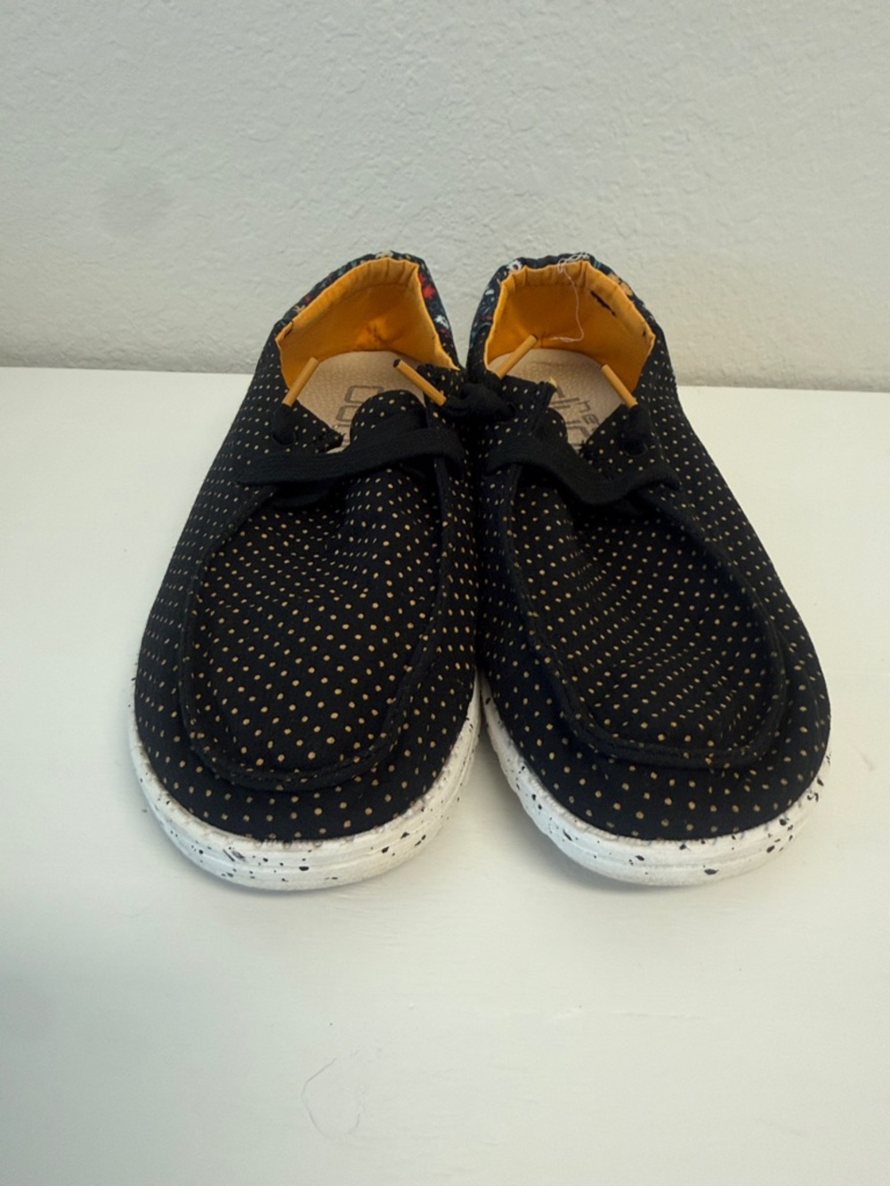 Hey Dude Black and Yellow Polka Dot Floral Womens 8